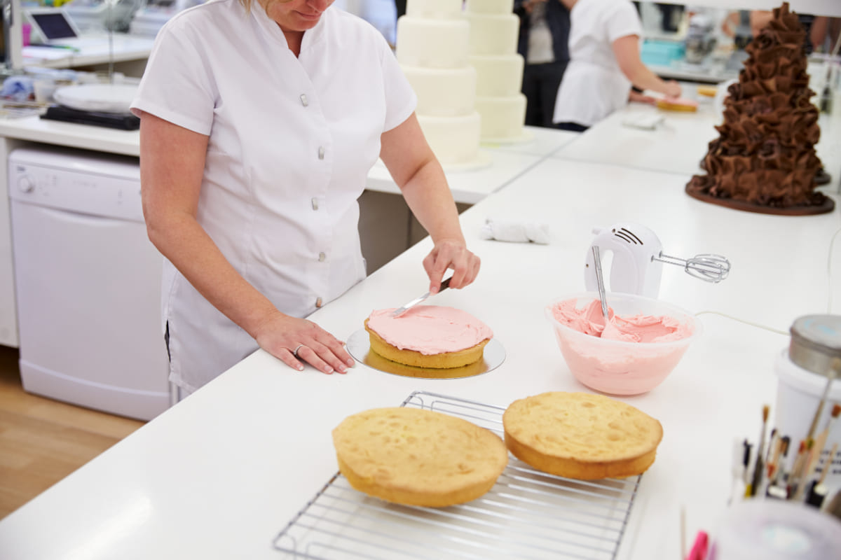 Getting to Know 5 Types of Cake Icing